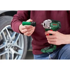 Clearance Akkuiskumutterinväännin Bosch UniversalImpactDrive 18V-350 Solo 18V ilman akkua + hylsysarja Mutterinvääntimet