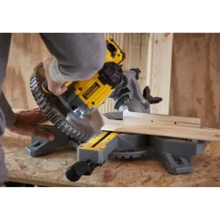 Akkujiirisaha FatMax V20 SFMCS701M1 18V 4,0 Ah akulla*Stanley Online