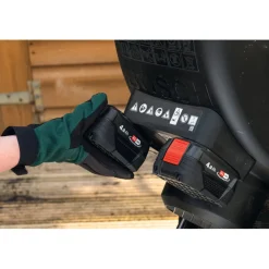 Outlet Akkuoksasilppuri Bosch UniversalShredder 2X18V-25 Solo ilman akkuja Oksasilppurit