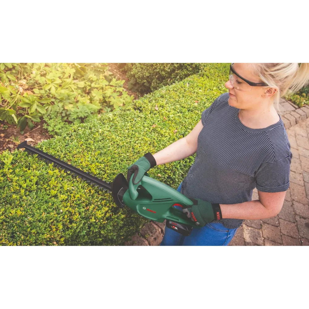 Outlet Akkupensasleikkuri Bosch EasyHegdeCut 18-45 18V 2,0 Ah akulla Pensasleikkurit