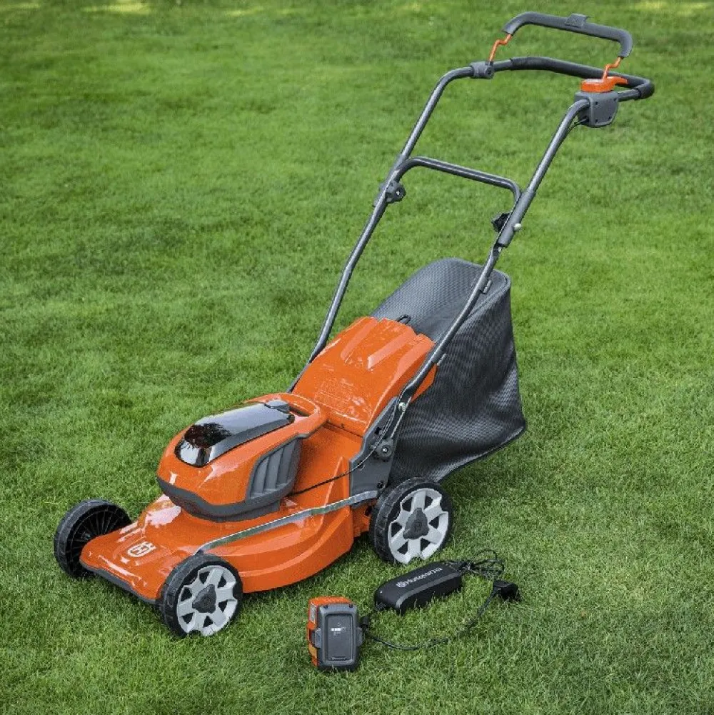Akkuruohonleikkuri LC 137i 36V ilman akkua*Husqvarna Outlet