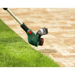 Akkuruohotrimmeri Bosch UniversalGrassCut 18V-26-500 18V 2,0 Ah akulla Akkutrimmerit
