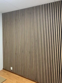Hot Akustiikkalevy/rimapaneeli RoughCut, 16x600x2700mm, vaalea pähkinä Sisustuslevyt|Rimaseinät