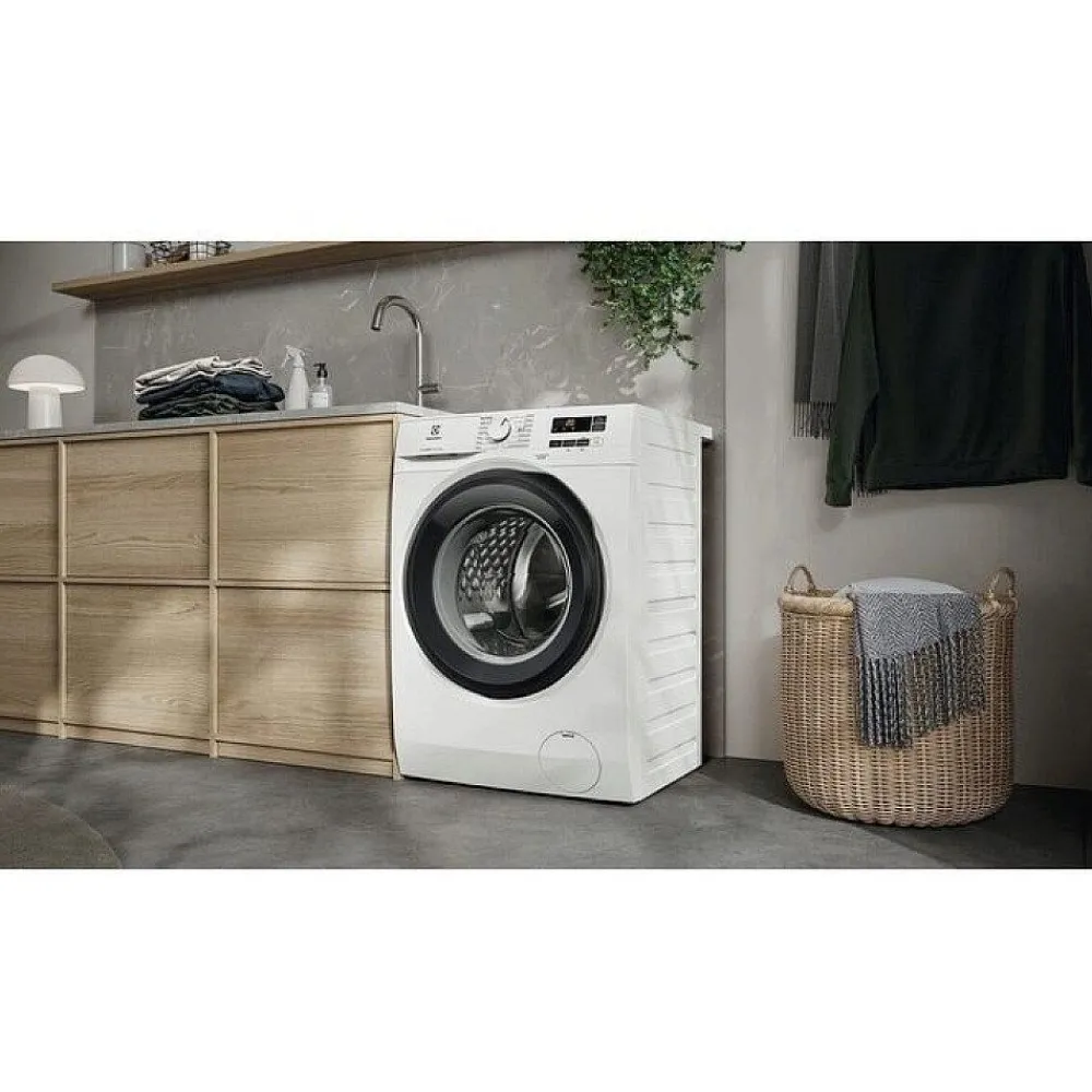 Edestä täytettävä pesukone EFI612E84E 600 SensiCare, 8kg*Electrolux Hot