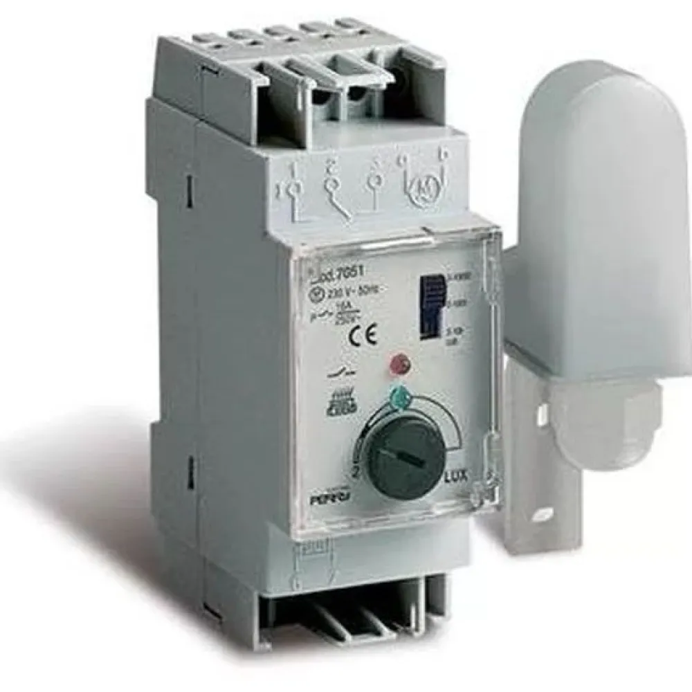 Hämäräkytkin Perry 7051, DIN, 16A*Electric Perry Hot