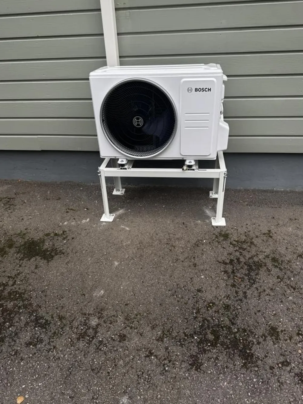 Ilmalämpöpumppu Bosch Climate 5100i-Set 25 HE, valkoinen*Bosch Home Comfort Clearance