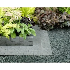 Hot Koristekivi Musta Diabaasi 8-12 mm 42 säkkiä x 25 kg lava 1050 kg Koristekivet