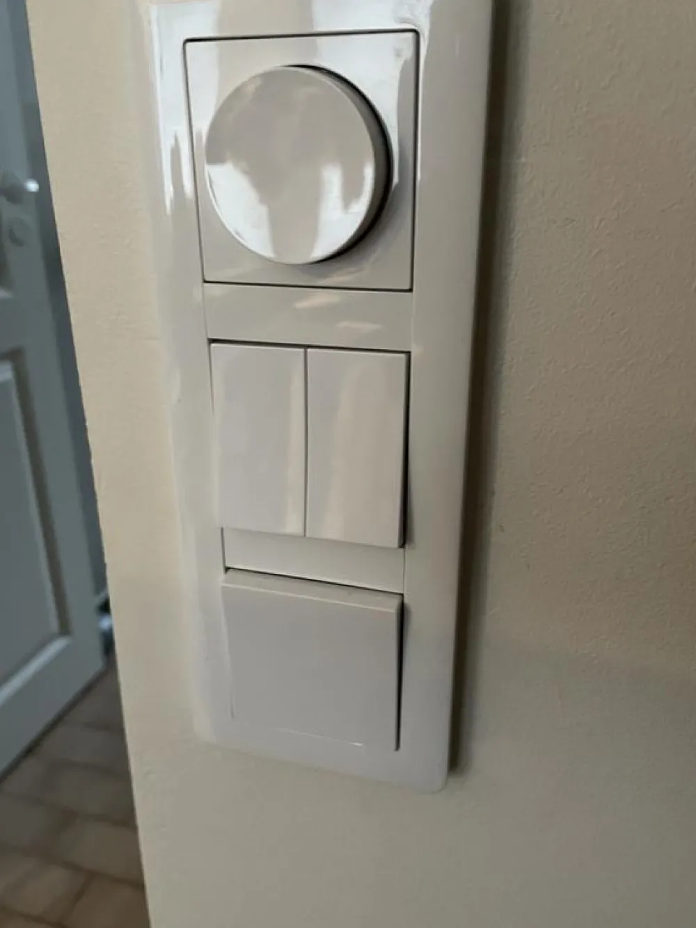 Outlet 5-kytkin Exxact 2X UKJ valkoinen Kytkimet