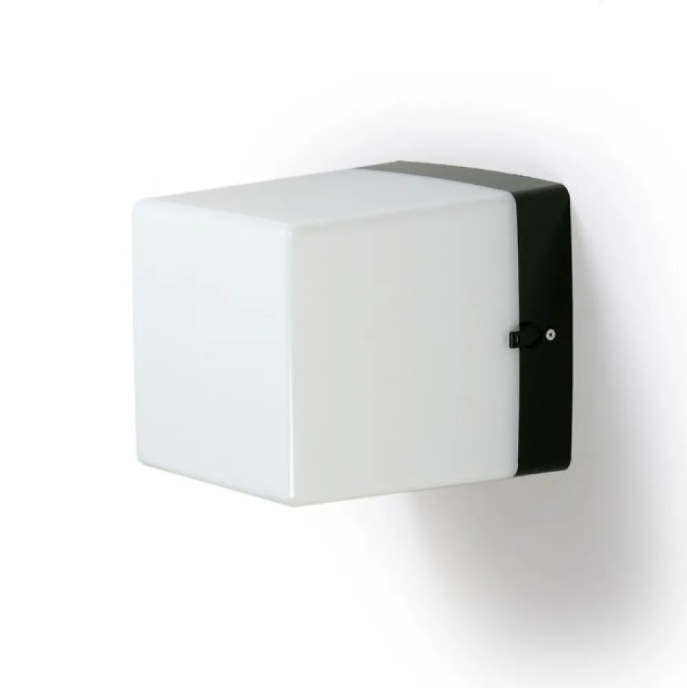 Online Numerovalaisin AVR7.1 75W E27 210x210x250 mm musta/opaali Ulkoseinävalaisimet
