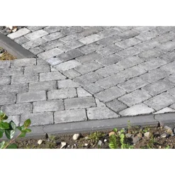 Nurmikon reunakivi Lakka 600x135x80 mm musta*Lakka Rakennustuotteet Hot
