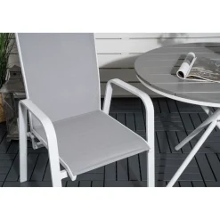 Parvekeryhmä , ø90cm harmaa-valkoinen Parma-pöytä + 2 harmaa-valkoista, pinottavaa Copacabana-tuolia*Venture Home New