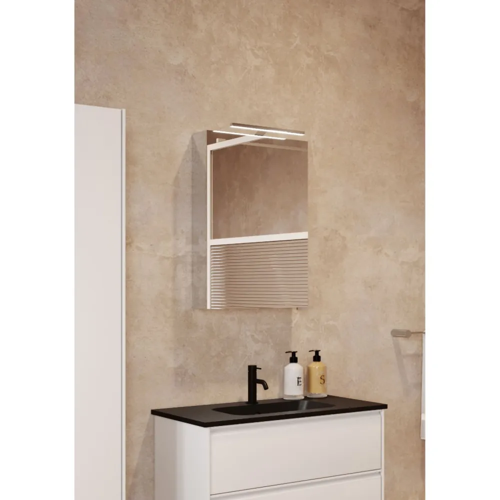 Online Peilikaappi Modena Q05, 466x700 mm, ylävalolla ja pistorasialla Peilikaapit
