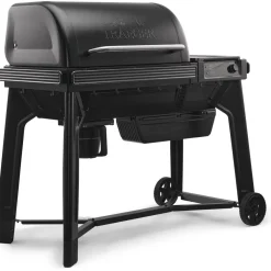 Pellettigrilli Woodridge, musta*Traeger