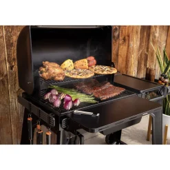 Pellettigrilli Woodridge, musta*Traeger