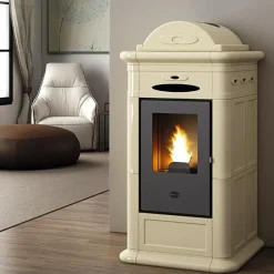 Pellettitakka Adele 8kW, kerma*Eva Calòr