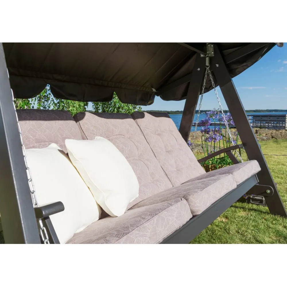 Pihakeinu Dalom, 3-istuttava*Hillerstorp Hot