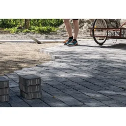 Clearance Pihakivi Kartanonupu 60 viisteetön 207x137x60 mm profiloitu antiikki harmaa Noppakivet Ja Nupukivet