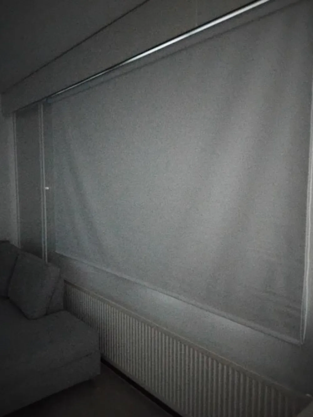 Pimentävä rullaverho XL valkoinen pituus 250 cm eri leveyksiä*Ihanin Outlet