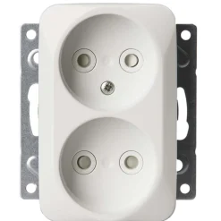 New Pistorasia Jussi 2N/16A/250V/IP21 UKJ 0X valkoinen Pistorasiat