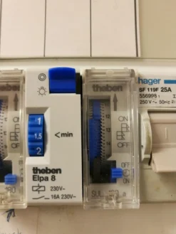 Porrasvaloautomaatti Elpa 8*Theben Hot