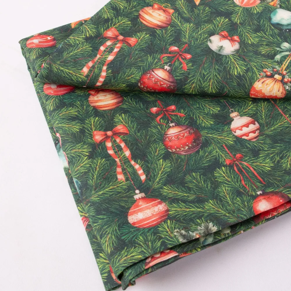 Pöytäliina CHRISTMAS NEW 136x220 cm, joulukoristeet kuusessa, monivärinen*Home4you Clearance