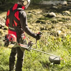 Hot Raivaussaha UMK450X tärinänvaimennuksella Raivaussahat
