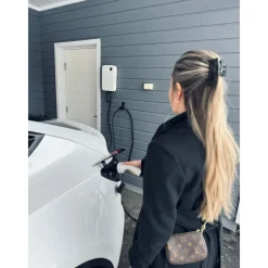 Hot Sähköauton latausasema Premium, Type 2, 11kW(3x16A), 6m kaapeli, wifi, bluetooth Sähköauton Latausasemat