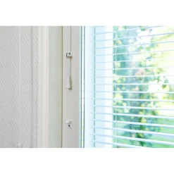 Sälekaihdin SOLAR ikkunan väliin, säätötangolla, hopea*Solar Kaihdin Outlet