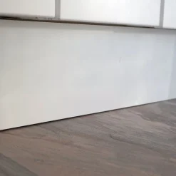 Sokkeli 2500x150x13mm vedenkestävä mattavalkoinen*Ideal Keittiöt Outlet