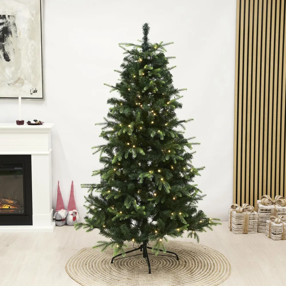 Tekojoulukuusi Viga 140cm PE/PVC LED-valoilla*Nordic Winter Online