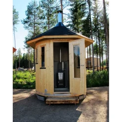 Hot Tynnyrisauna Oskar Ø 2,3x2,5 m sis. kiuas ja hormi Tynnyrisaunat