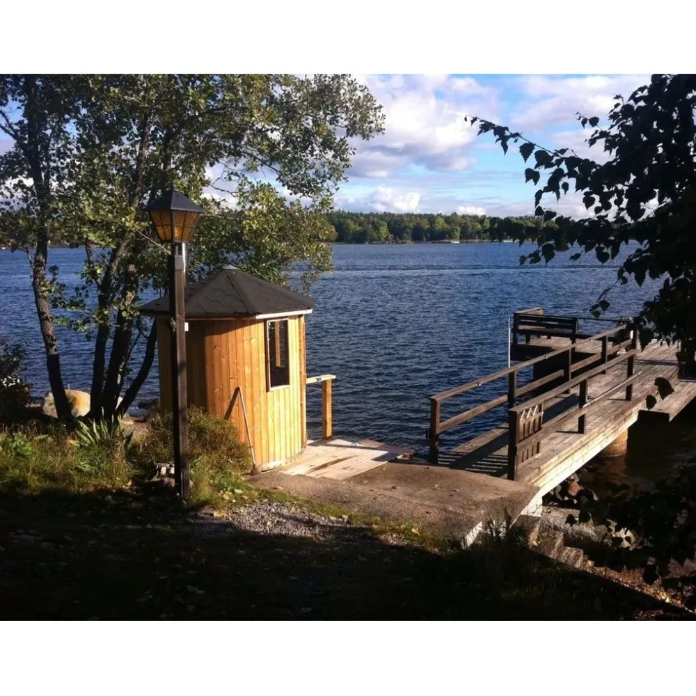 Tynnyrisauna pystymalli Ø180cm lämpöpuu sis. puukiukaan ja savupiipun*SpaDealers Online