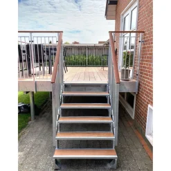 Ulkoportaat Gardentop puisille askelmille kahdella kaiteella eri kokoja*Dolle Clearance