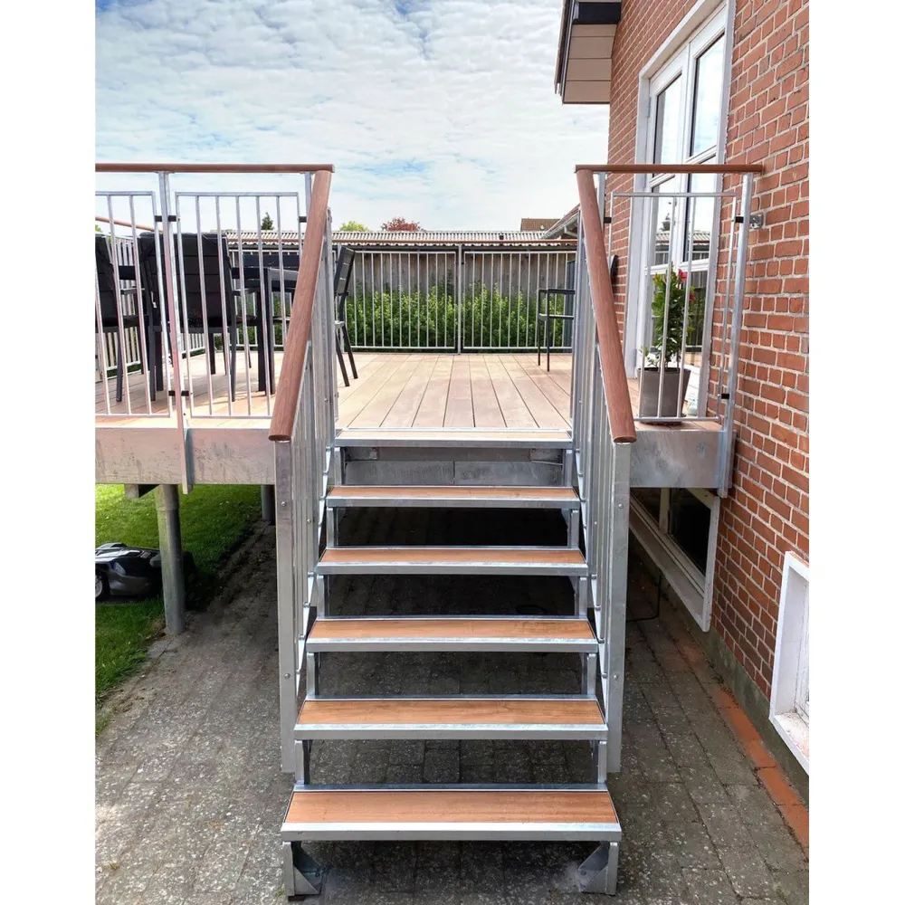 Ulkoportaat Gardentop puisille askelmille kahdella kaiteella eri kokoja*Dolle Clearance