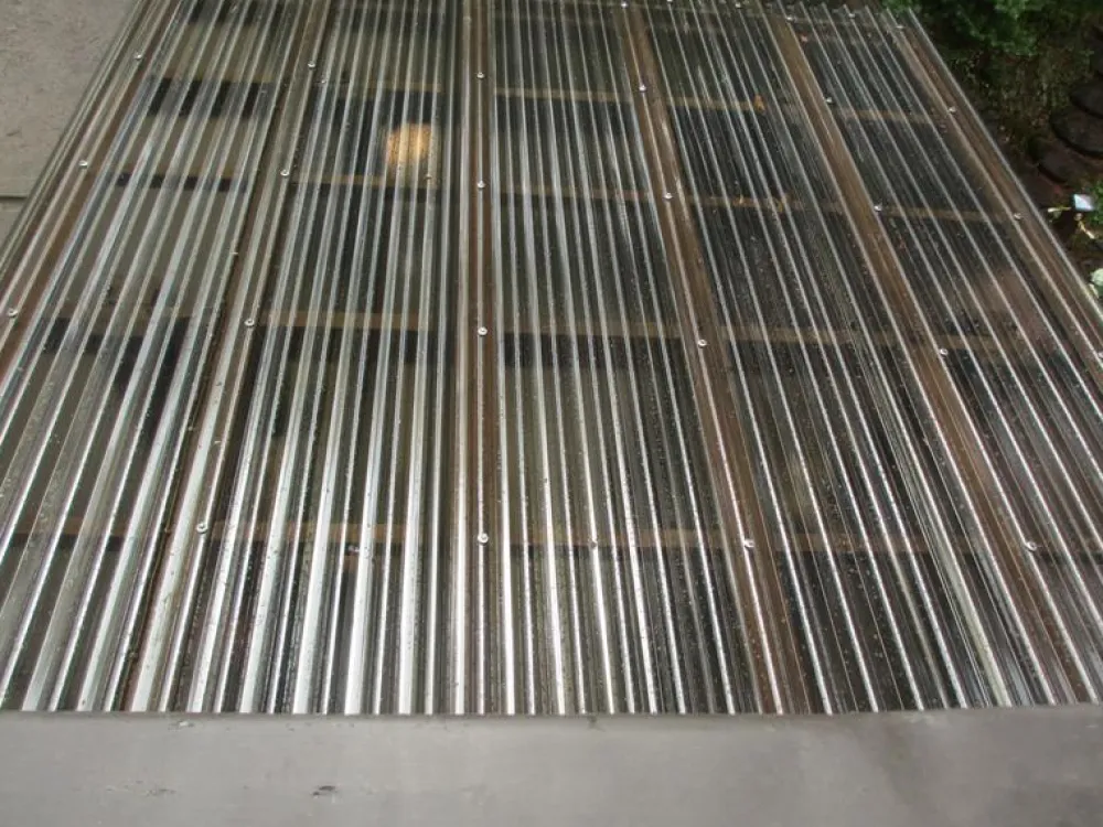 Valokate PC Omega 1 mm, pronssi 1060 x 3000 mm*Keraplast New
