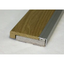 Vedeneristekynnys Pro, 22x92x1010mm M10, tammilakattu, eri kyntekorkoja*Panelia Woods Sale