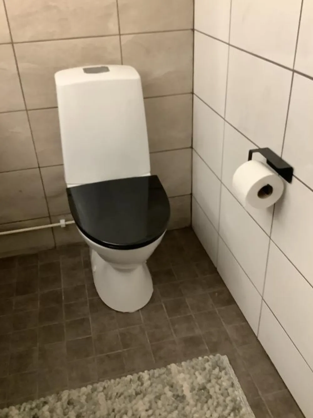New WC-istuimen kansi Glow 91570, kova, soft close, musta Wc-Istuinten Varaosat